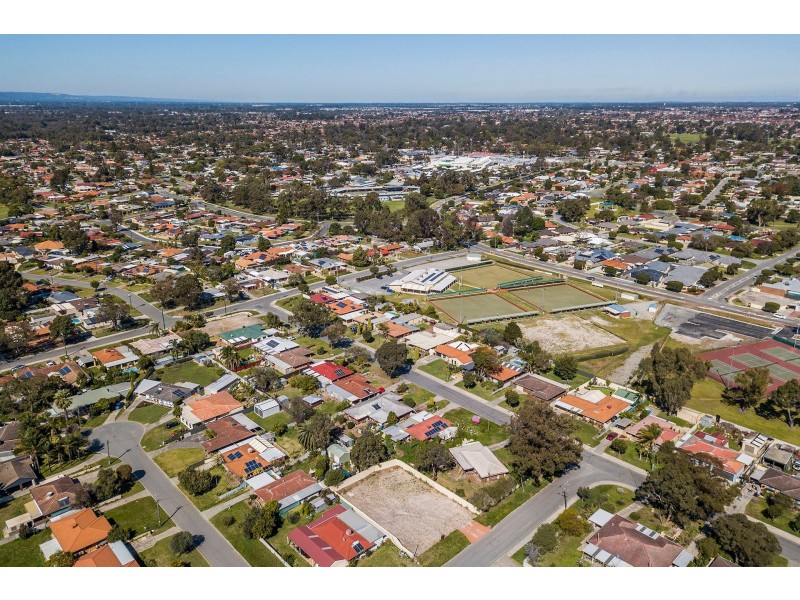 5 Marden Rd, Thornlie WA 6108