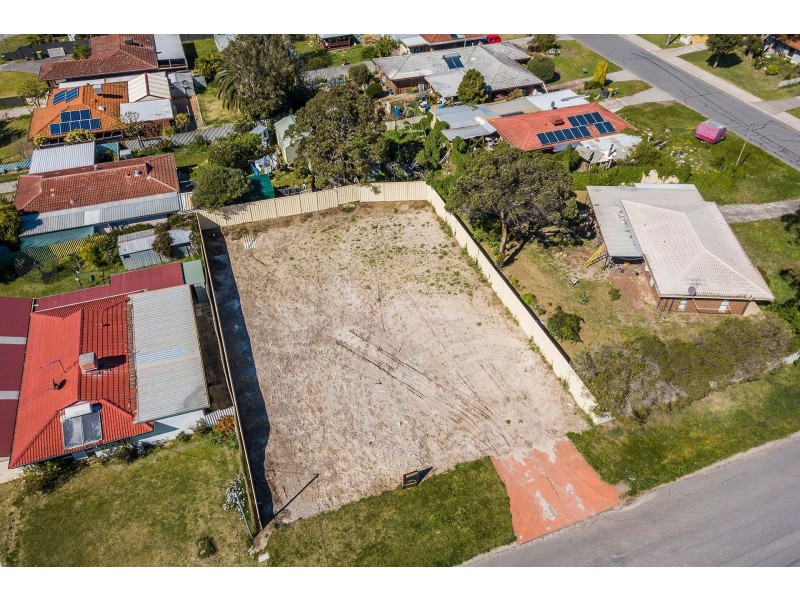 5 Marden Rd, Thornlie WA 6108