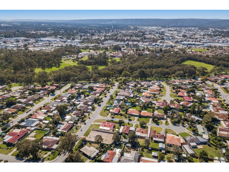 5 Marden Rd, Thornlie WA 6108