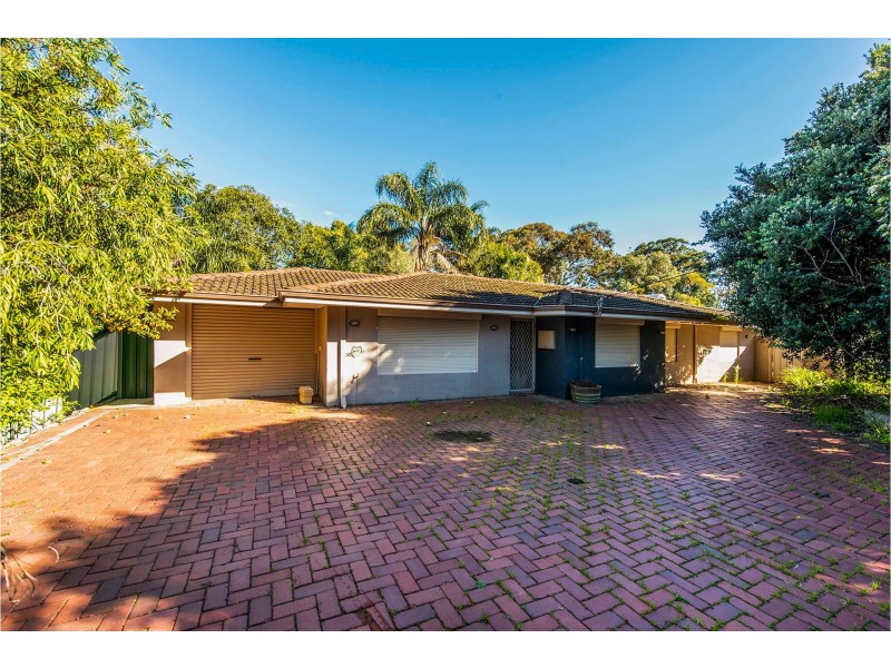 4 Bridgwood Road, Lesmurdie WA 6076