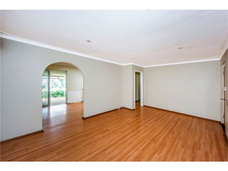 4 Bridgwood Road, Lesmurdie WA 6076