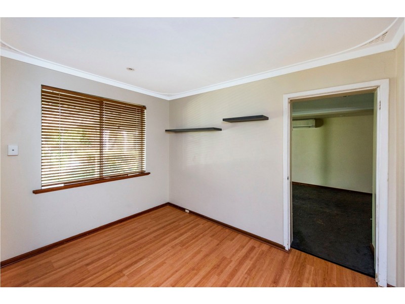 4 Bridgwood Road, Lesmurdie WA 6076