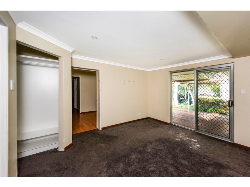 4 Bridgwood Road, Lesmurdie WA 6076