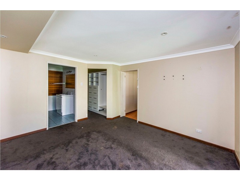 4 Bridgwood Road, Lesmurdie WA 6076