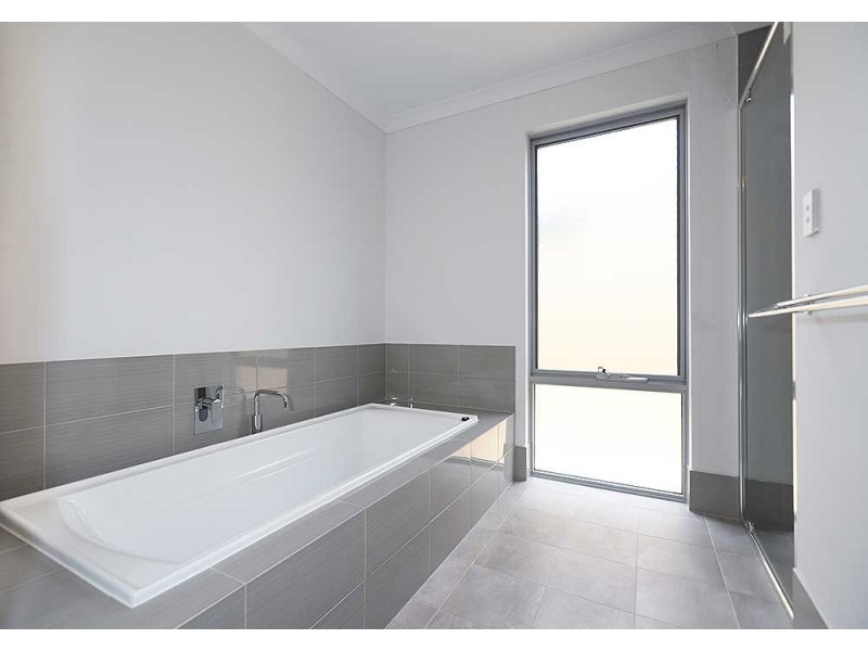 5 Seabrook Chase, Helena Valley WA 6056