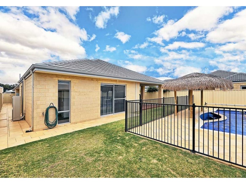 5 Seabrook Chase, Helena Valley WA 6056