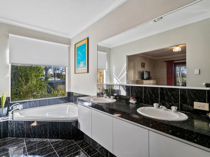 31 Maud Road, Maida Vale WA 6057