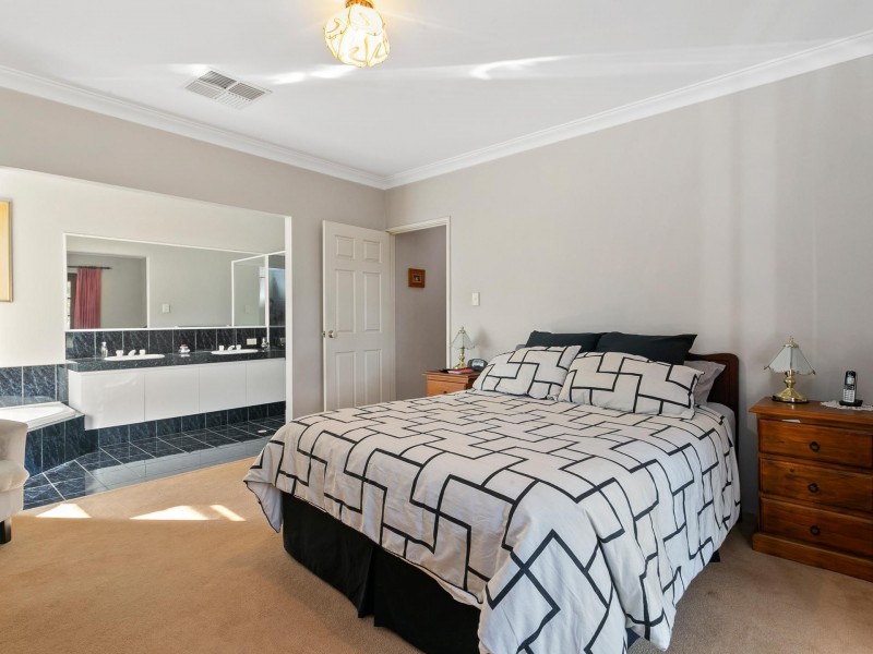 31 Maud Road, Maida Vale WA 6057