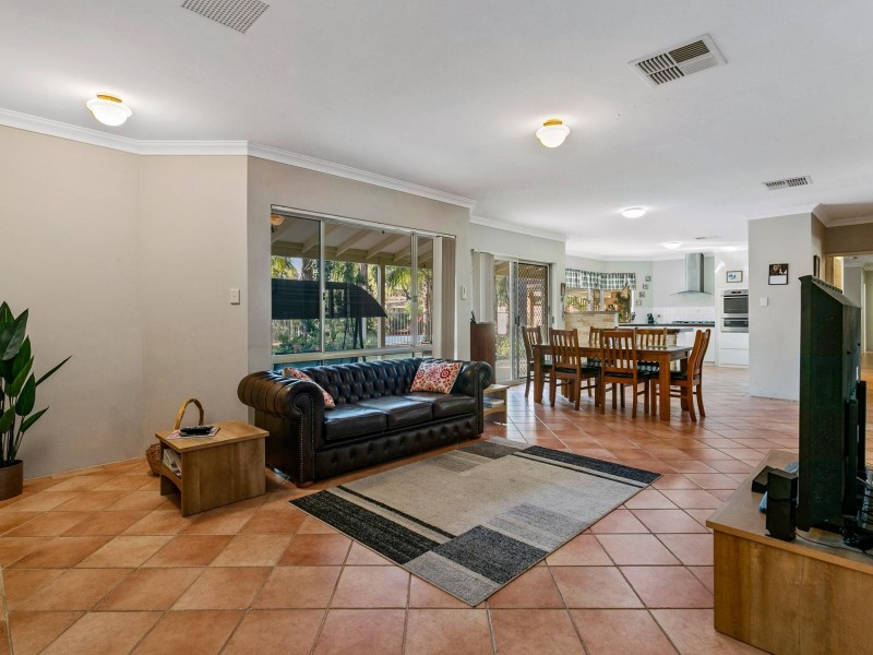 31 Maud Road, Maida Vale WA 6057
