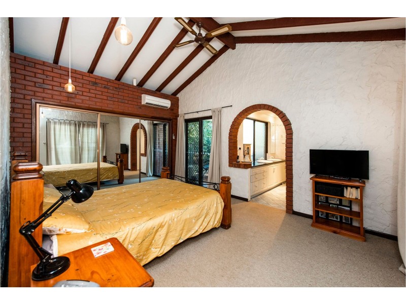 113 Lesmurdie Road, Lesmurdie WA 6076