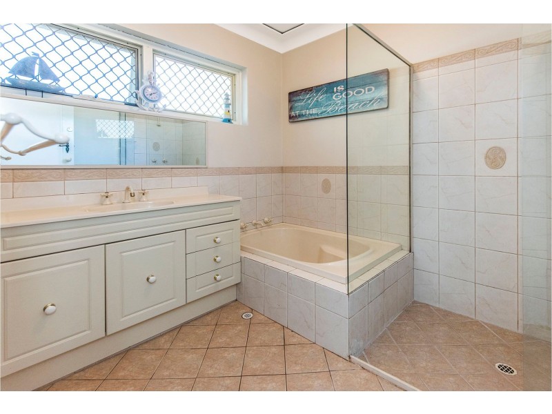 113 Lesmurdie Road, Lesmurdie WA 6076