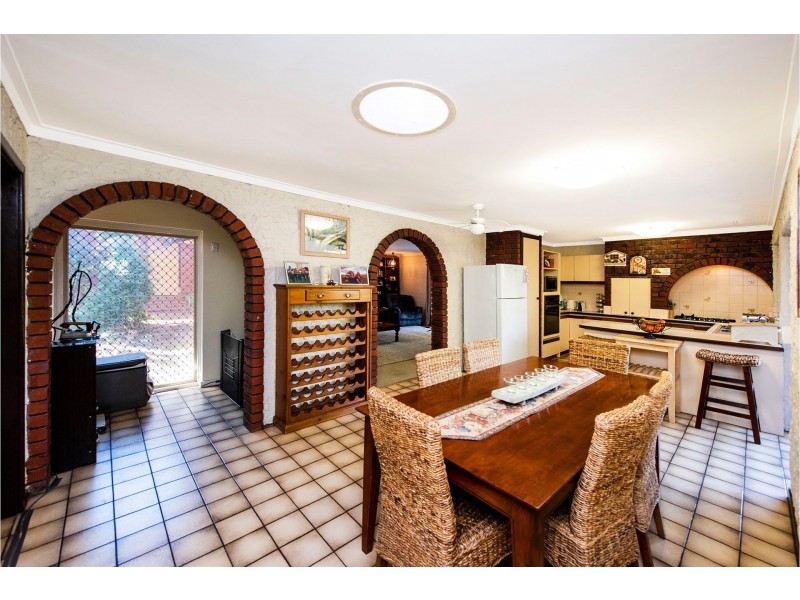 113 Lesmurdie Road, Lesmurdie WA 6076