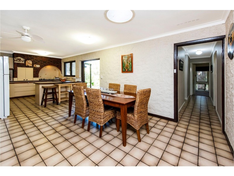 113 Lesmurdie Road, Lesmurdie WA 6076