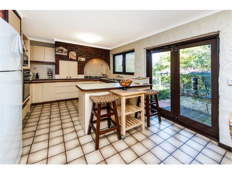 113 Lesmurdie Road, Lesmurdie WA 6076