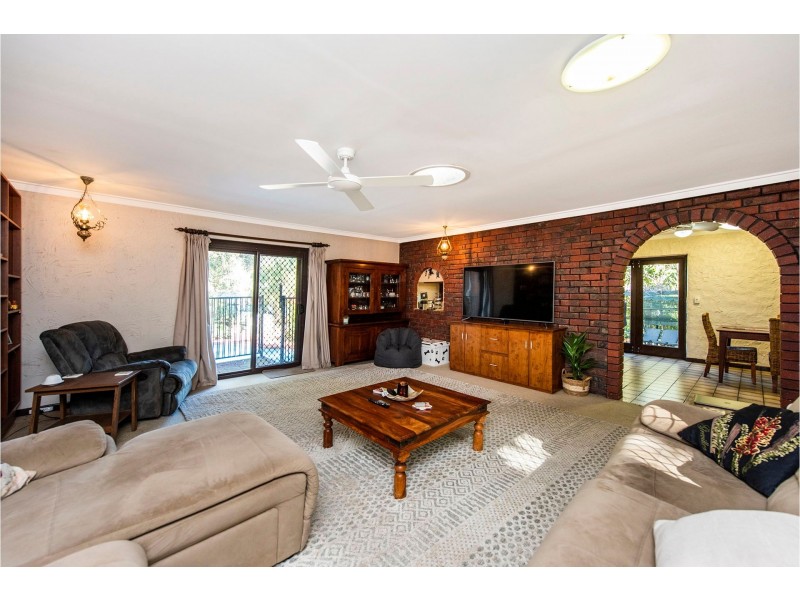 113 Lesmurdie Road, Lesmurdie WA 6076