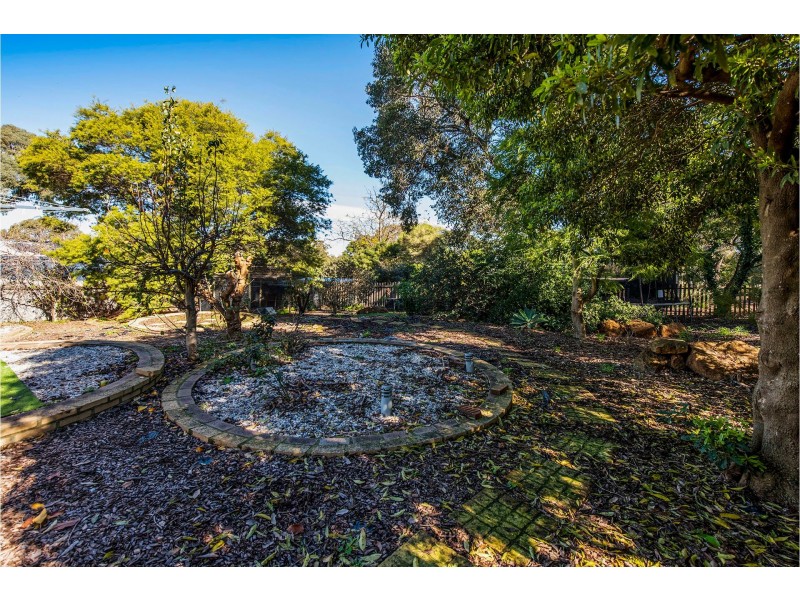 113 Lesmurdie Road, Lesmurdie WA 6076