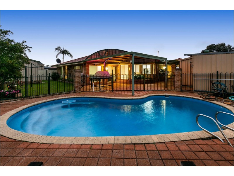 5 Cosson Way, High Wycombe WA 6057