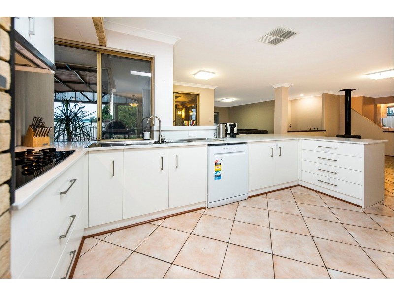 5 Cosson Way, High Wycombe WA 6057