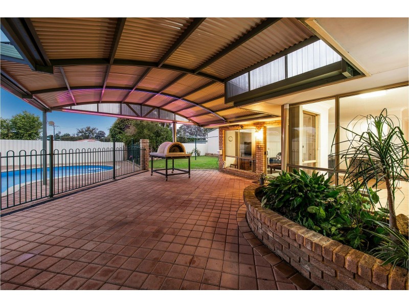 5 Cosson Way, High Wycombe WA 6057