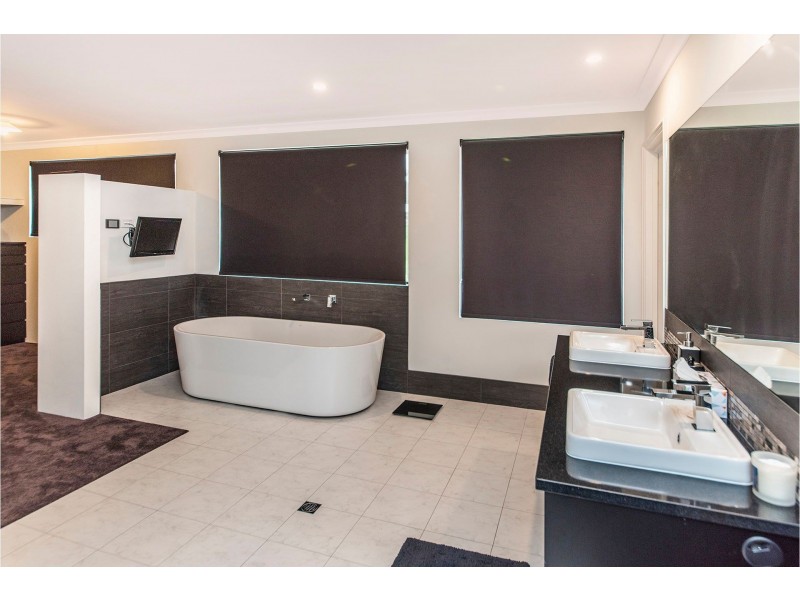 58 Lomandra Road, Helena Valley WA 6056