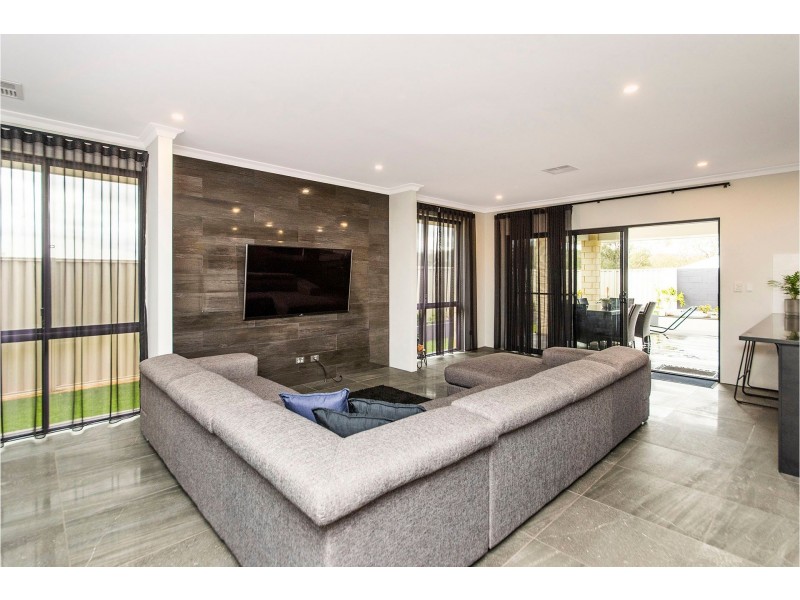 58 Lomandra Road, Helena Valley WA 6056