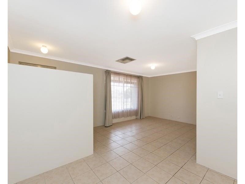 8 Munday Road, High Wycombe WA 6057