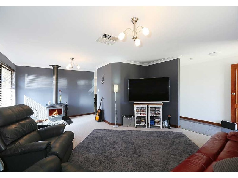 3 Sharpe Way, High Wycombe WA 6057