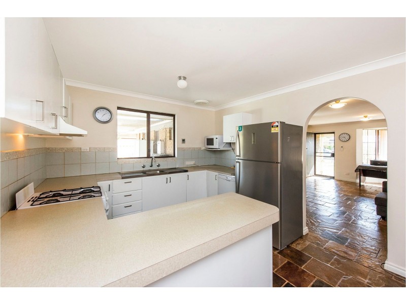 29 Walker Crescent, High Wycombe WA 6057