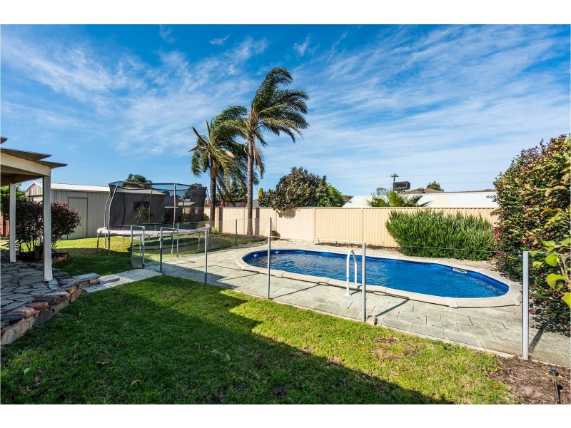 29 Walker Crescent, High Wycombe WA 6057