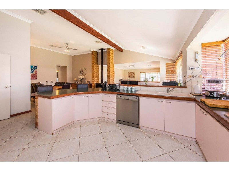 11 David Street, Maida Vale WA 6057