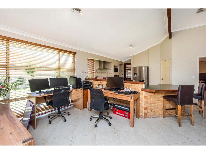 11 David Street, Maida Vale WA 6057