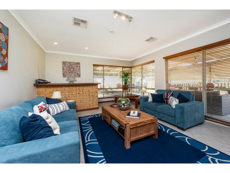 11 David Street, Maida Vale WA 6057