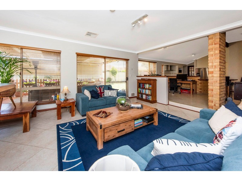 11 David Street, Maida Vale WA 6057