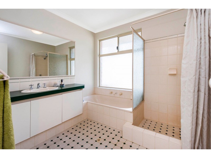 11 David Street, Maida Vale WA 6057