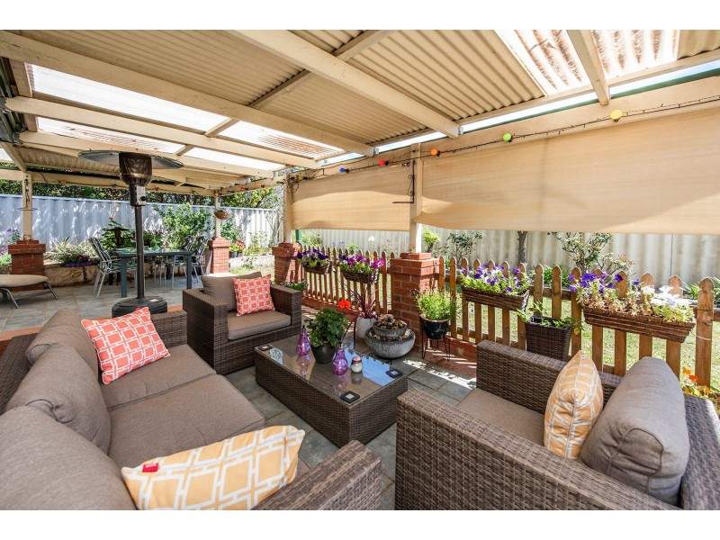 11 David Street, Maida Vale WA 6057