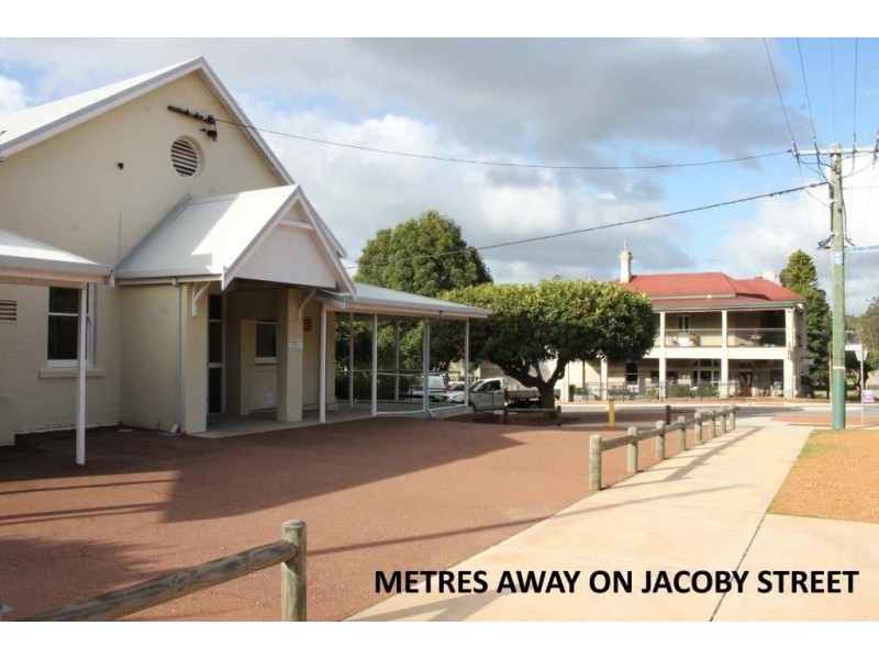 2/2995 Jacoby Street, Mundaring WA 6073