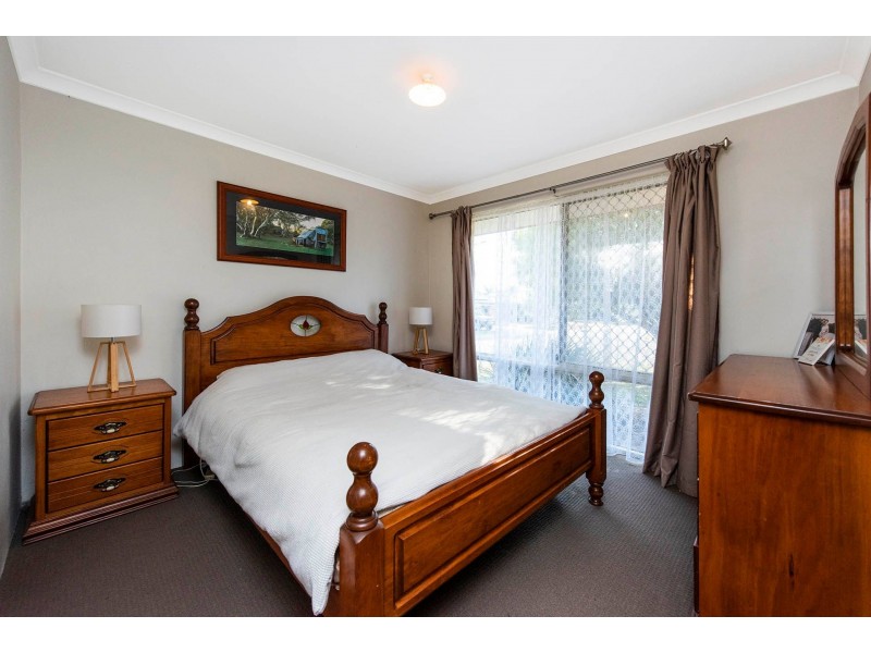 2 Beryl Close, Maida Vale WA 6057