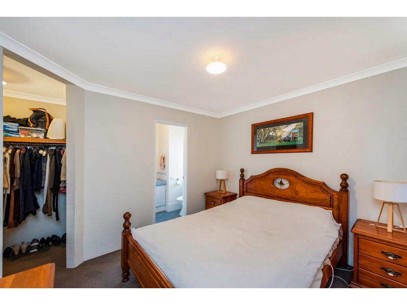 2 Beryl Close, Maida Vale WA 6057