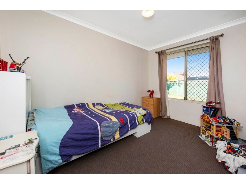 2 Beryl Close, Maida Vale WA 6057