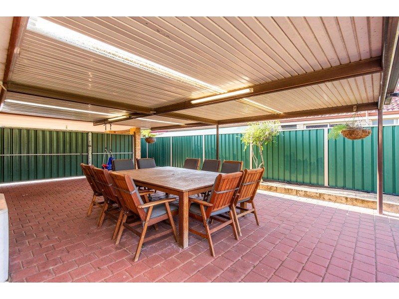 2 Beryl Close, Maida Vale WA 6057
