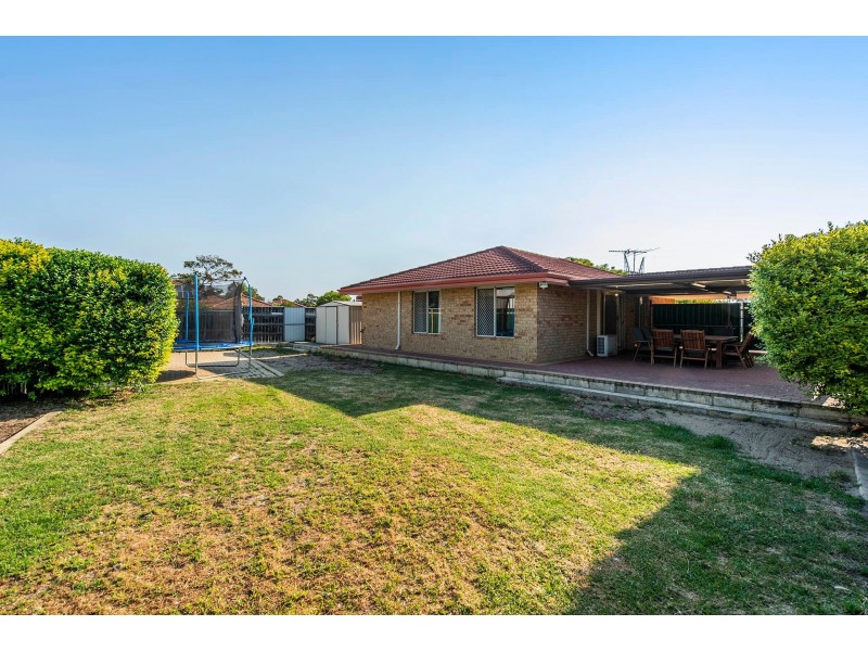 2 Beryl Close, Maida Vale WA 6057