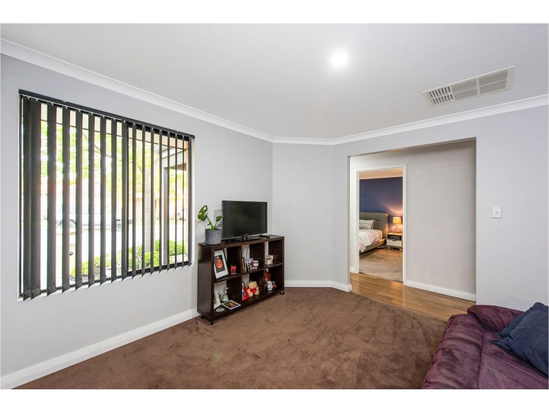 17 Gully Close, High Wycombe WA 6057