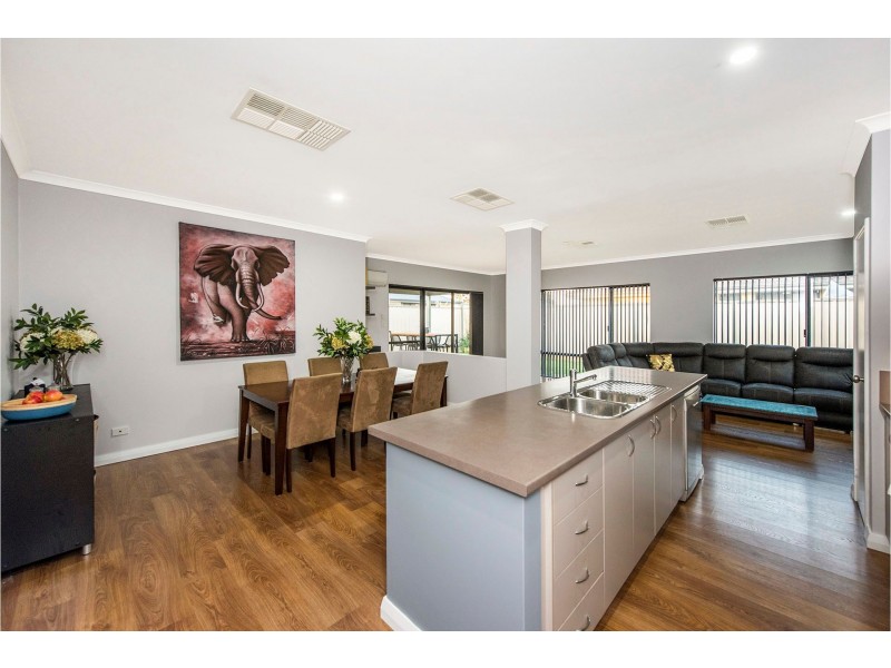 17 Gully Close, High Wycombe WA 6057