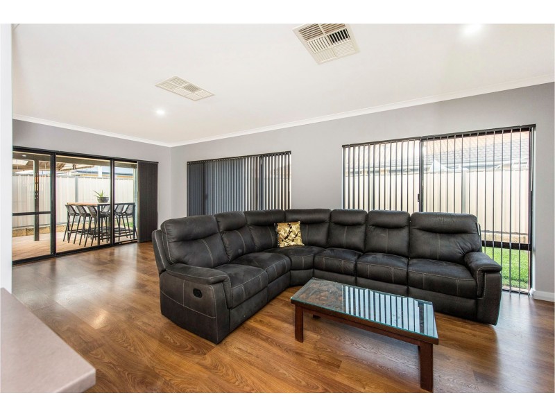 17 Gully Close, High Wycombe WA 6057