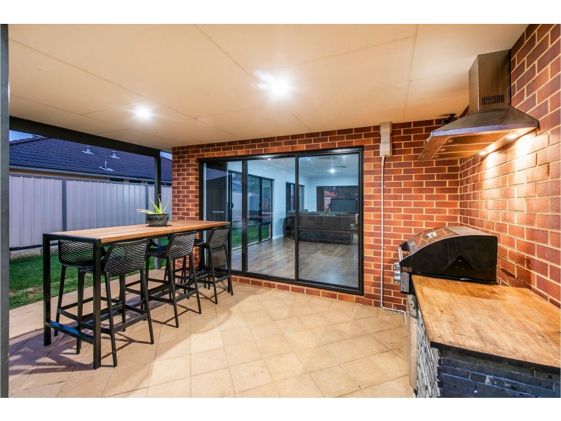 17 Gully Close, High Wycombe WA 6057