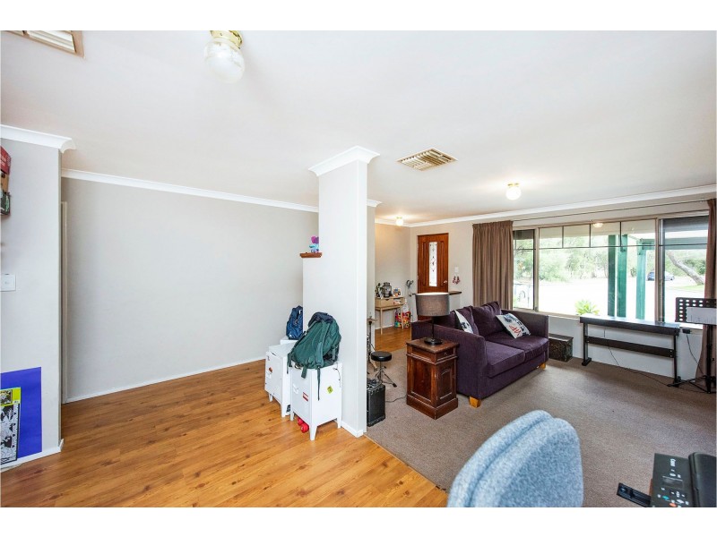 44 Birrine Gardens, High Wycombe WA 6057