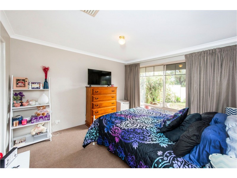 44 Birrine Gardens, High Wycombe WA 6057