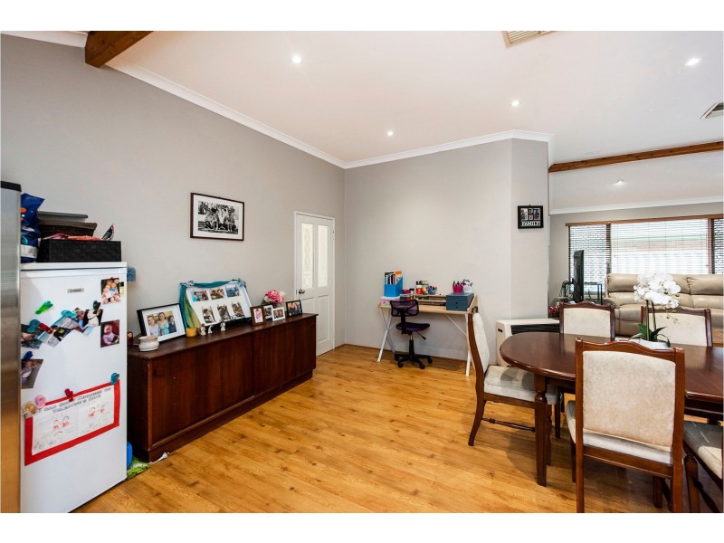 44 Birrine Gardens, High Wycombe WA 6057