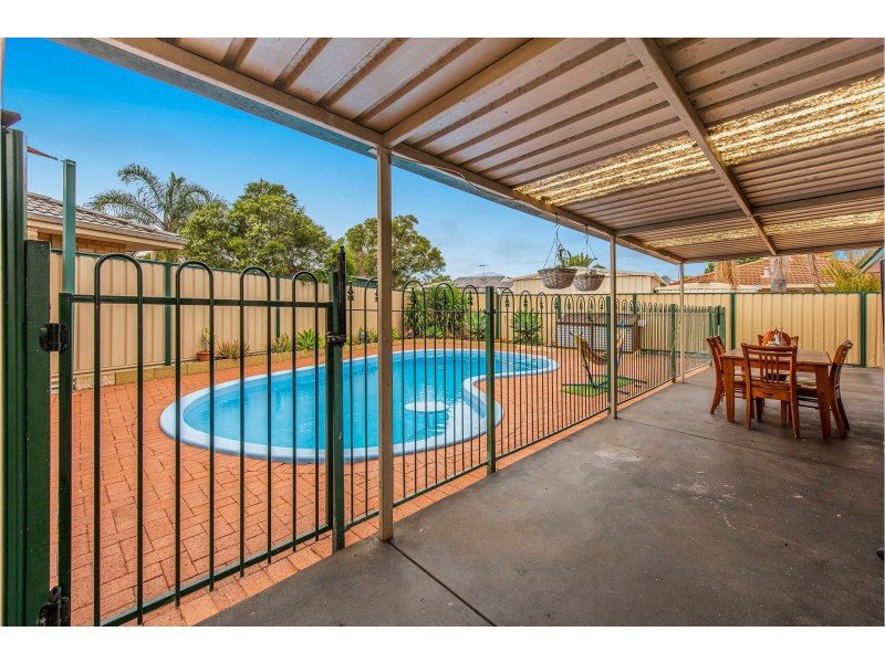 44 Birrine Gardens, High Wycombe WA 6057