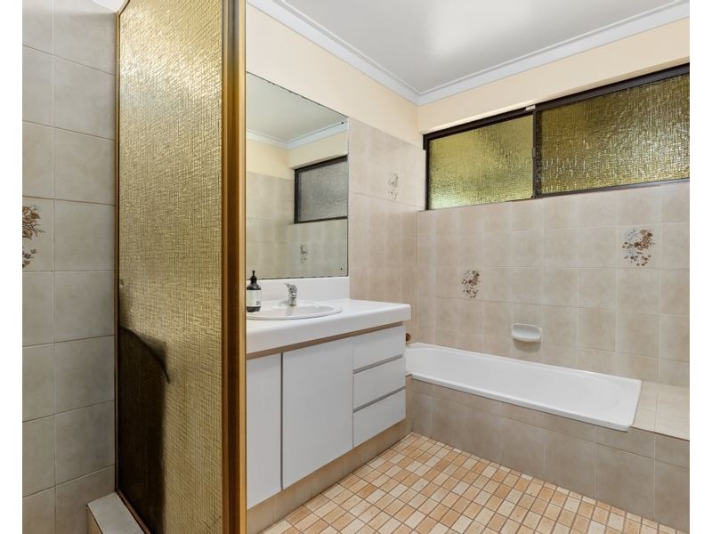 25 Bruce Road, Maida Vale WA 6057